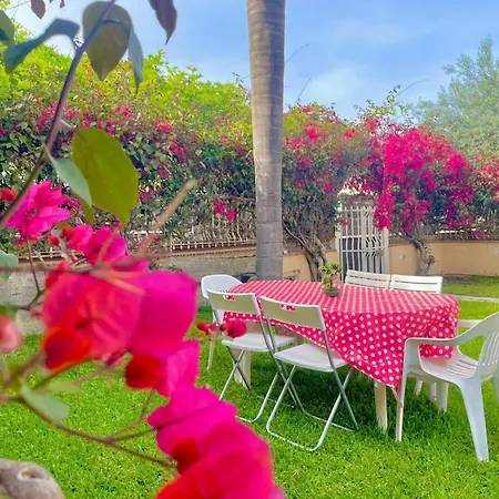 Apartment Garden House Giardini Naxos