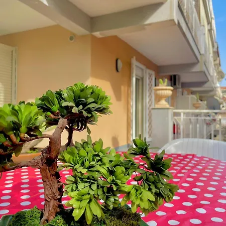 Garden House Apartment *