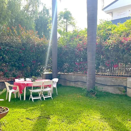 Apartment Garden House *